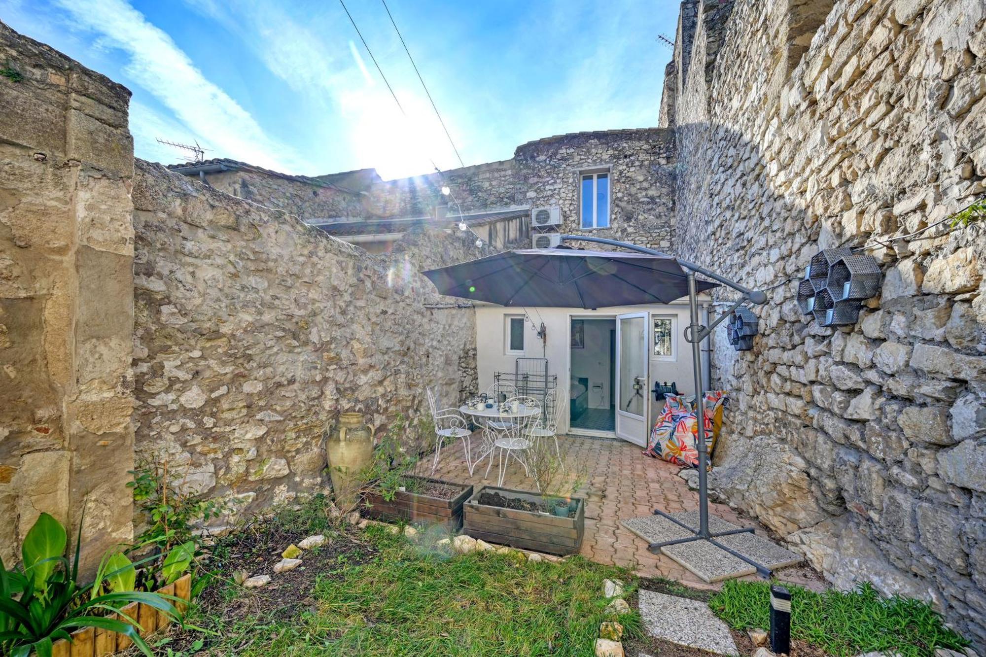 La Cigale - Vieux Village - Charmante Maisonnette Climatisee Avec Jardin Villeneuve-lès-Avignon Eksteriør bilde